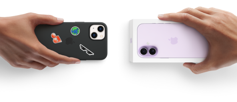 Due mani che scambiano uno smartphone usato con un iPhone 17 nuovo e ancora nella sua confezione.