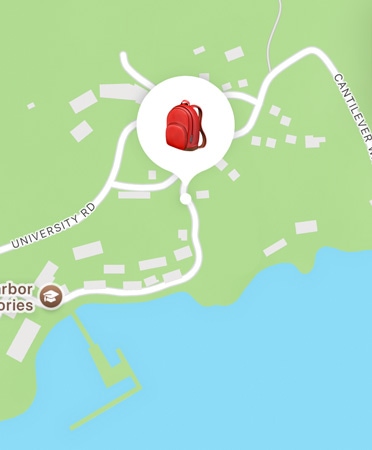 Використовується функція «Локатор через супутник» і показано геопозицію людини на горі