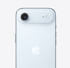 iPhone Air, tagakülg, taevasinine, ülaosas platoole paigutatud Fusion Main kaamerasüsteem