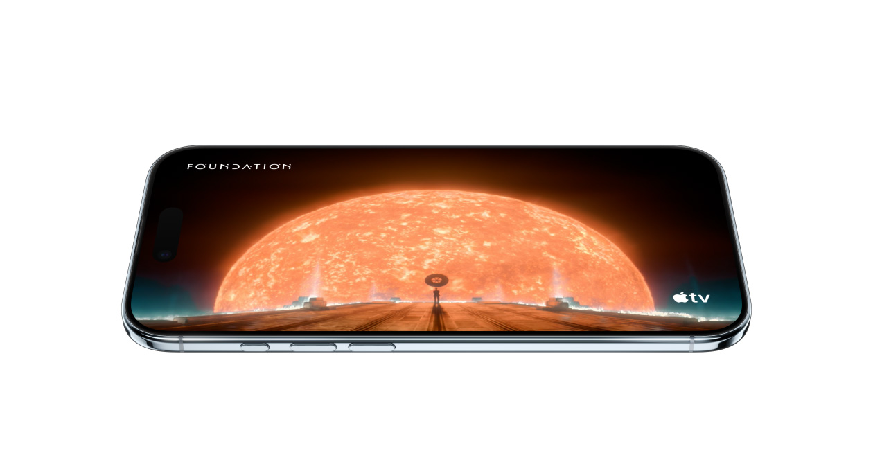 iPhone Air, Vorderseite, Seite, zeigt ein Standbild einer Szene aus der Apple TV Serie Foundation
